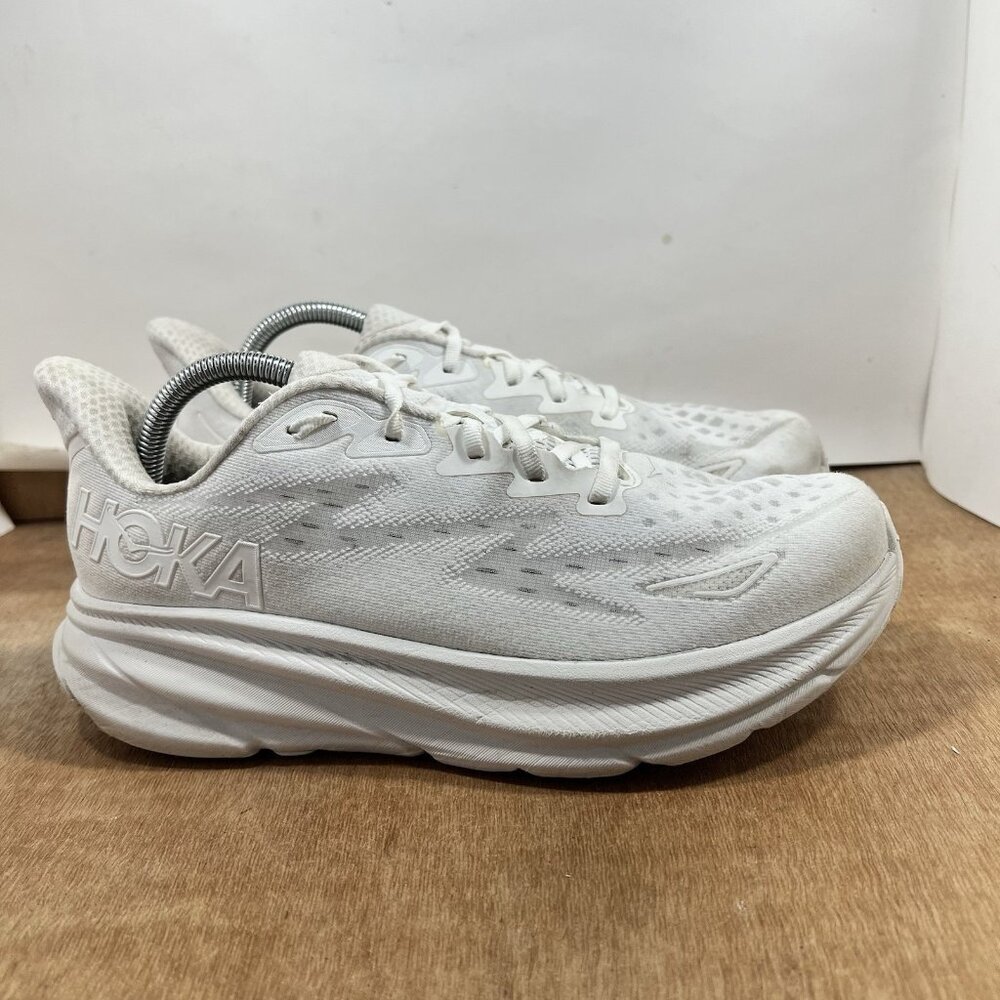 Hoka One One Clifton 9 Women's Size 10D Wide White Running Shoes